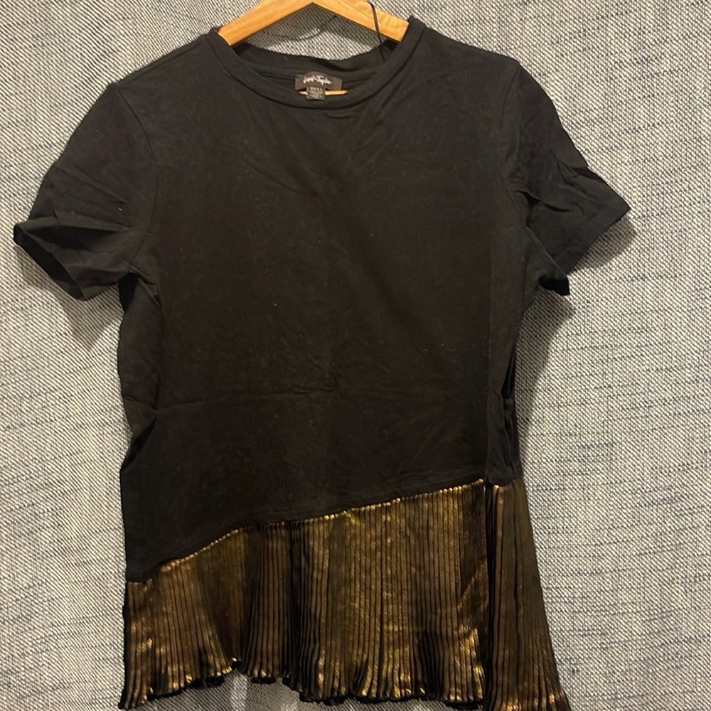 Lord and Taylor size medium top.